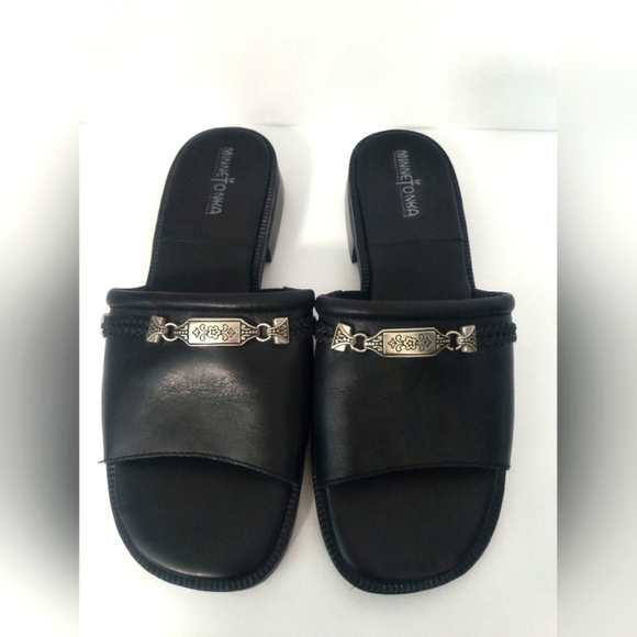 Minnetonka Black Sandals / Size 9 - Picture 2 of 6